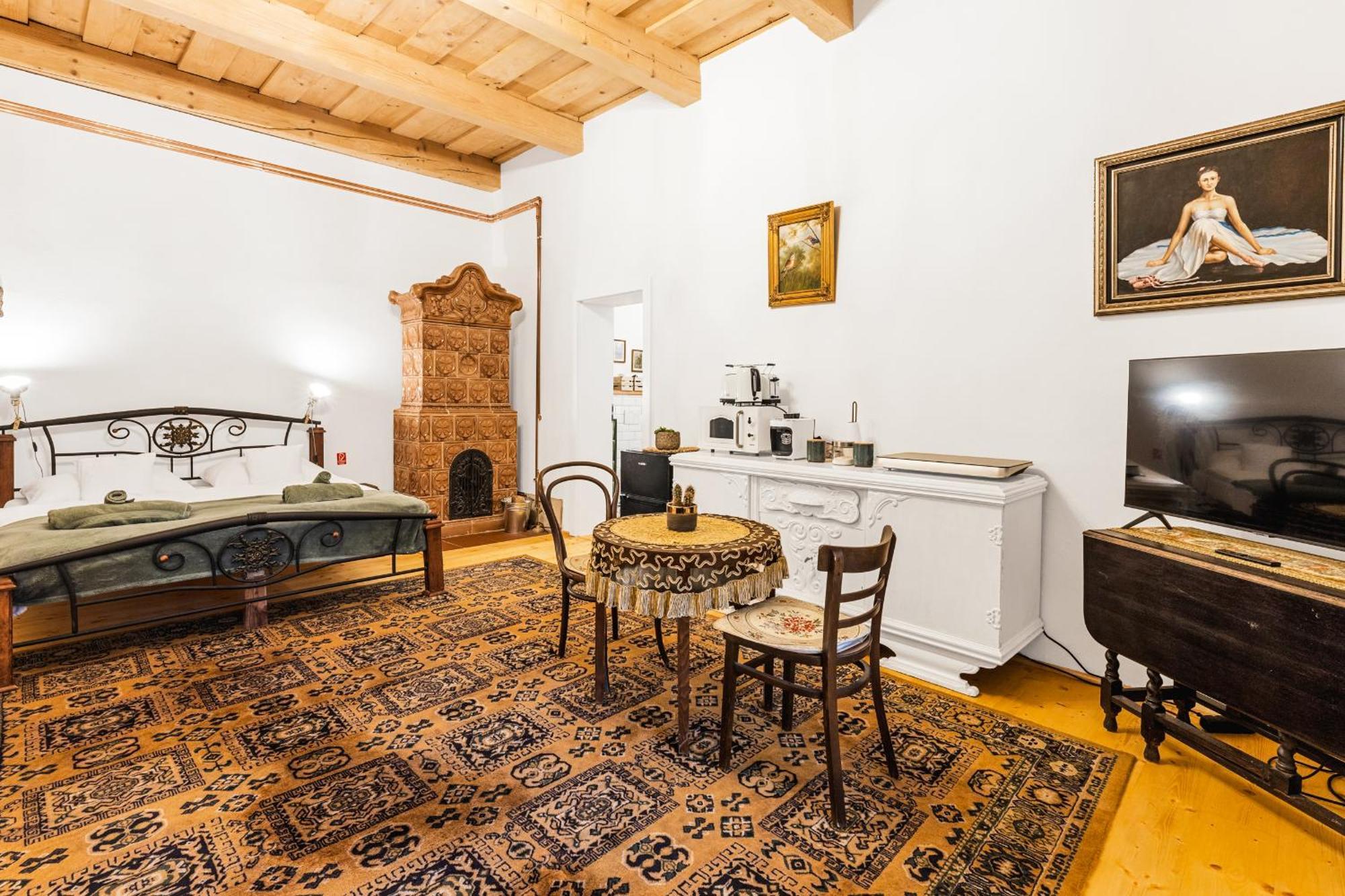 Sovi Dom- Historicke Apartmany Z 19 Storocia, 4Km Od Banskej Stiavnice Svätý Anton Exterior foto