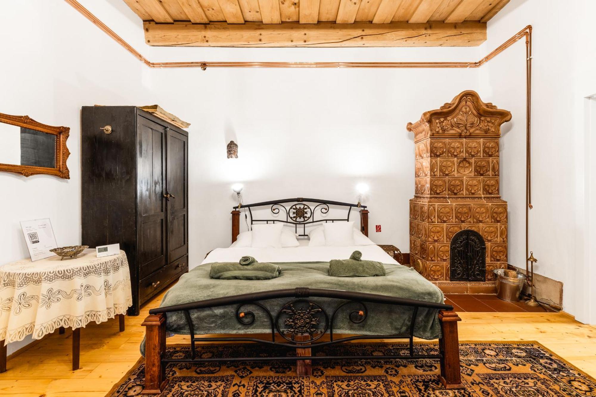 Sovi Dom- Historicke Apartmany Z 19 Storocia, 4Km Od Banskej Stiavnice Svätý Anton Exterior foto