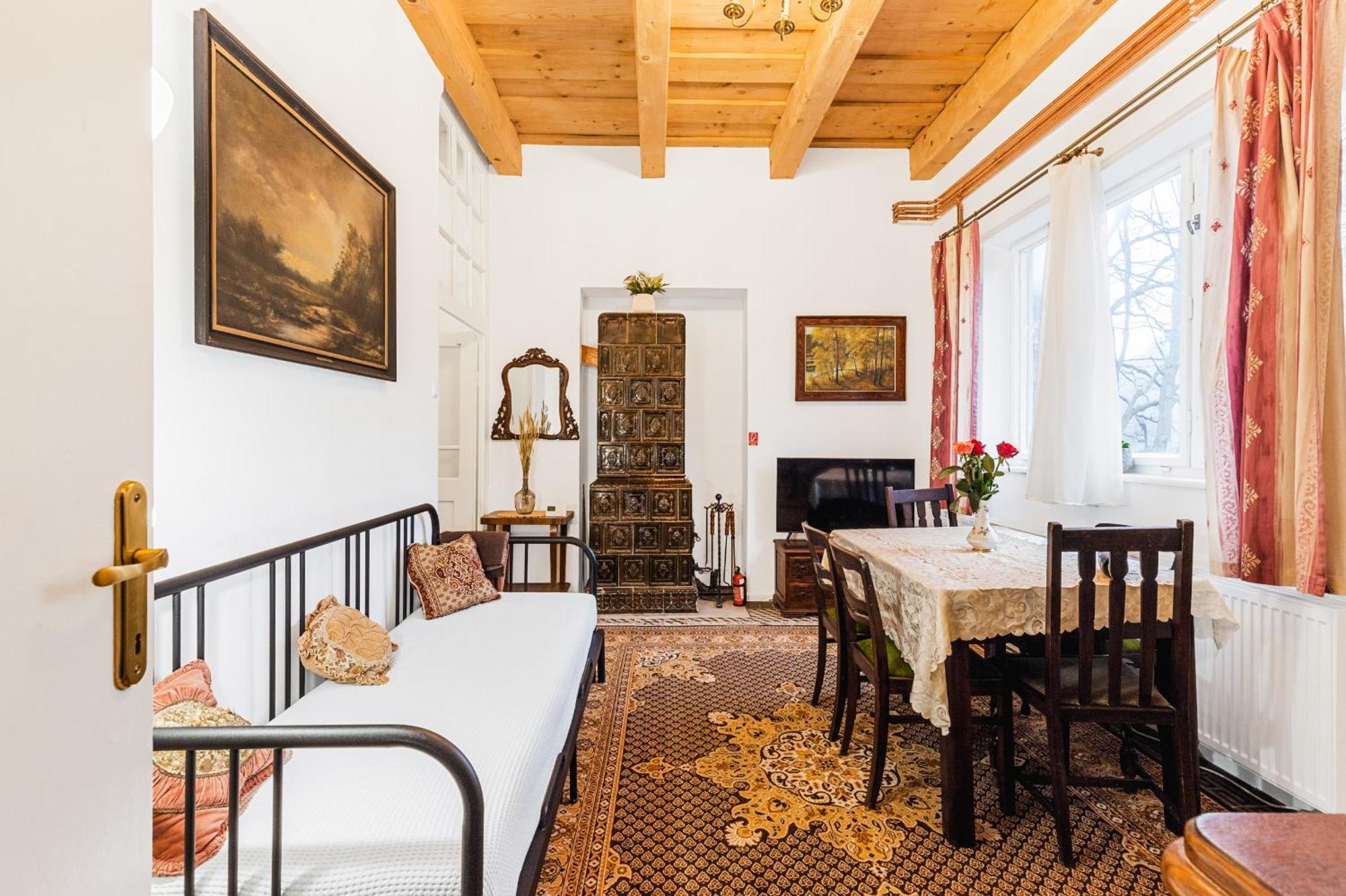 Sovi Dom- Historicke Apartmany Z 19 Storocia, 4Km Od Banskej Stiavnice Svätý Anton Exterior foto