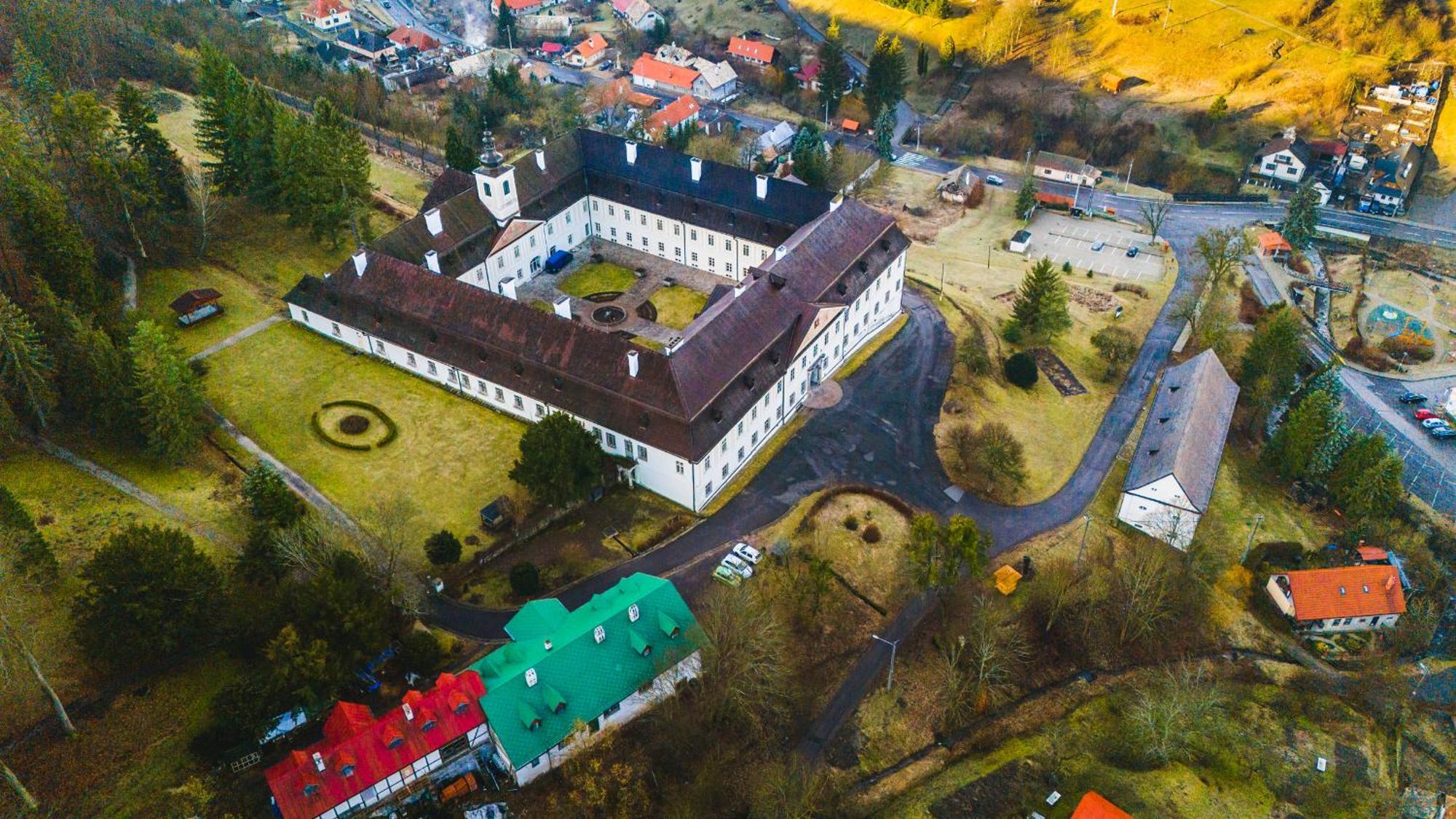 Sovi Dom- Historicke Apartmany Z 19 Storocia, 4Km Od Banskej Stiavnice Svätý Anton Exterior foto