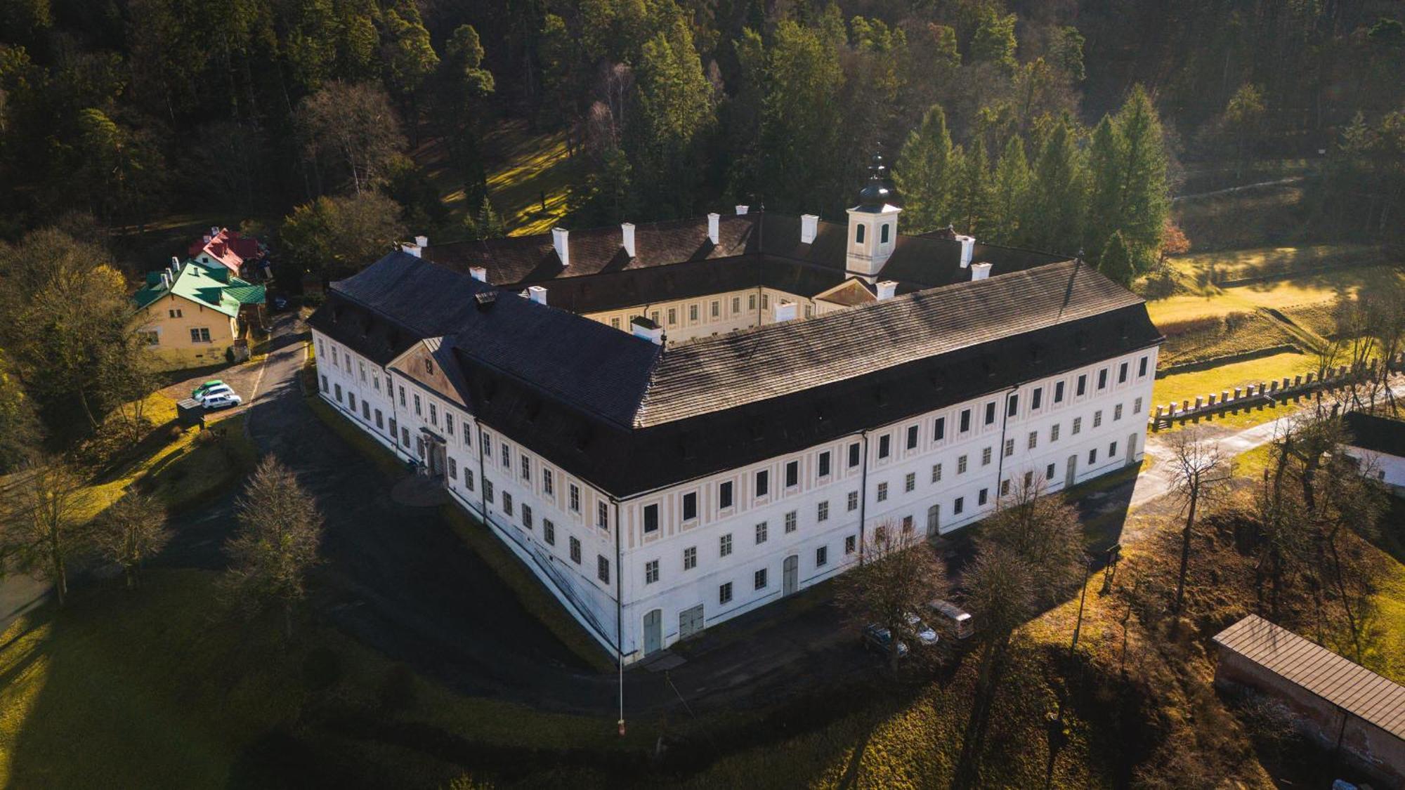 Sovi Dom- Historicke Apartmany Z 19 Storocia, 4Km Od Banskej Stiavnice Svätý Anton Exterior foto